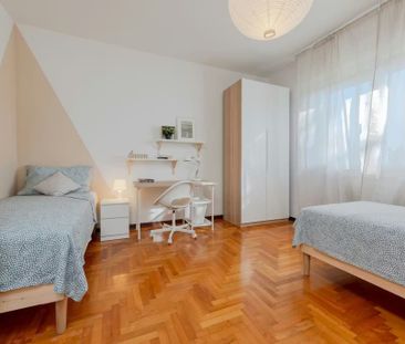 Via Cesare Cremonino, Padova, Veneto 35124 - Photo 2