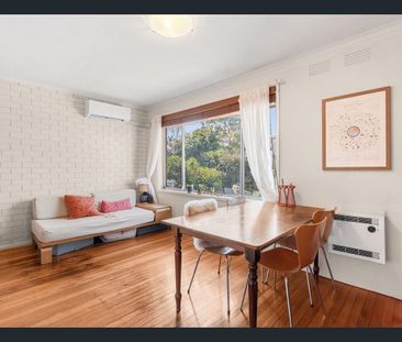 Comfort Living, Convenient Location - Photo 2