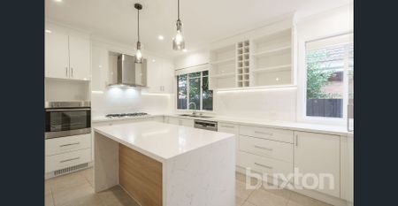 CHARACTER AND CHARM WITH MODERN STYLE - Photo 4