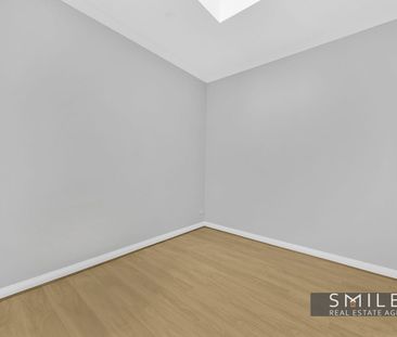 Modern Family Living in Prime Craigieburn Location! - Photo 4