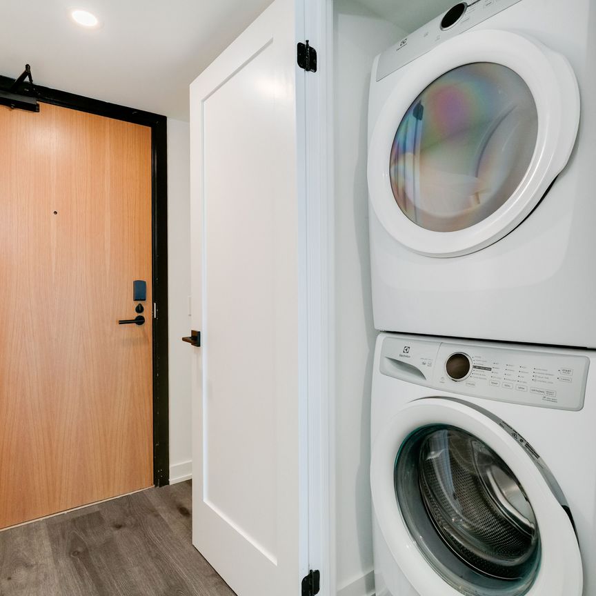 For Lease - 897 College Street Unit# 518, Toronto, Ontario - Photo 1