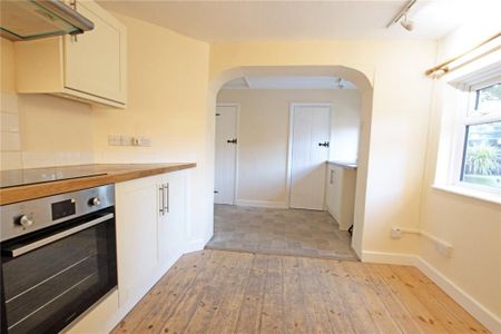 3 bedroom semi-detached house to rent - Photo 5