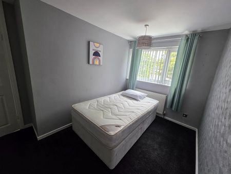 3 Bed Terraced House, Dulverton Grove, LS11 - Photo 3
