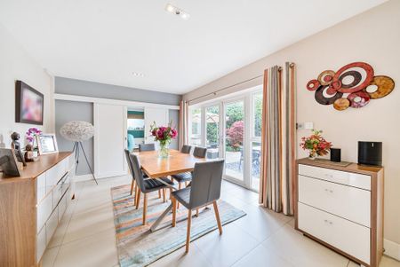 5 bedroom detached house to rent - Photo 3