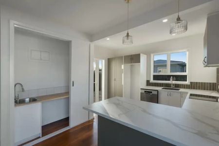 Character Home - Katikati - Photo 5