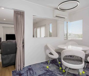 Modern and spacious 3 bedroom home in Northcot... - Photo 3