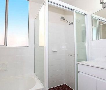 Neat | Bright | Charming | Two Bedder in the heart of Meadowbank - Photo 6