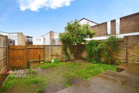 4 bedroom terraced house to rent - Photo 4