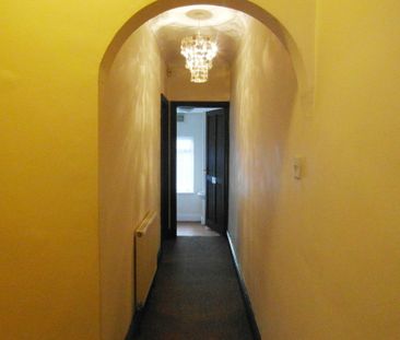 AVAILABLE NOW*** TWO DOUBLE BEDROOMS**** DINING ROOM**** FRONT RECE... - Photo 2