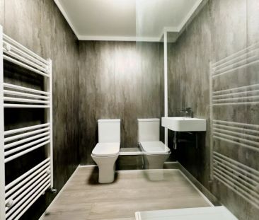 6 Bedroom House - Photo 2