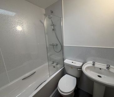 3 bedroom flat to rent - Photo 6