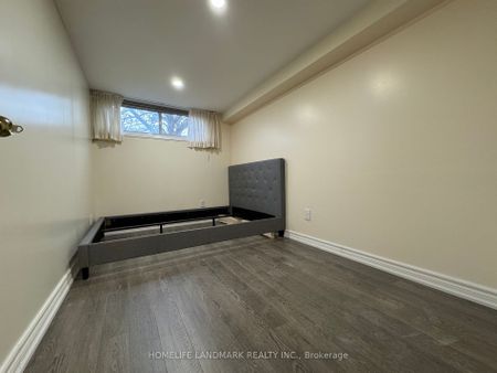 Detached Home For Lease | N8132024 - Photo 4