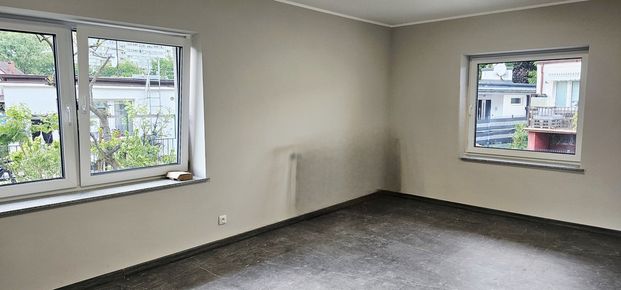 Mieszkanie z ogródkiem i miejscem postojowym - Photo 1