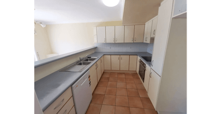 Convenient Townhouse Living in the Heart of Sinnamon Park - Photo 3