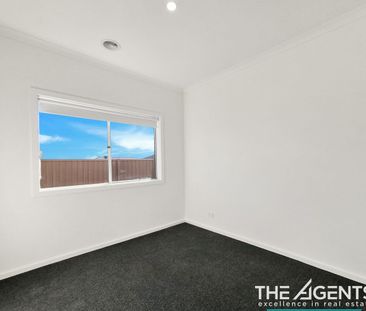 Spacious Family Home in Winter Valley – Ballarat High School Zone - Photo 5