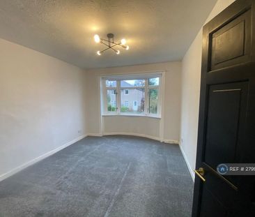 3 bedroom flat to rent - Photo 4