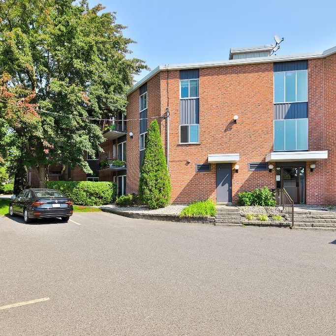 4 1/2 Saint-Bruno-de-Montarville Disponible MAINTENANT - Photo 1