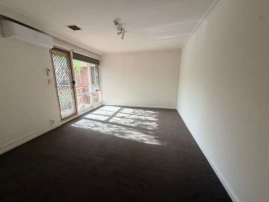 8 / 57 Lansdowne Road, ST KILDA EAST - Photo 1