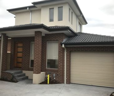 Stylish and Modern Townhouse in Clayton - Photo 4