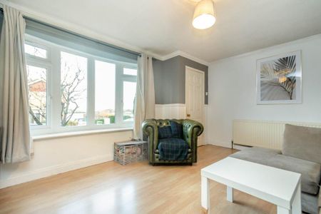 3 bedroom detached house to rent - Photo 2