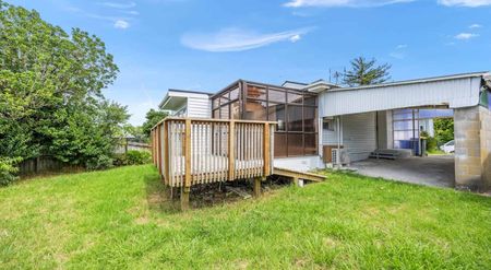 Newly renovated Spacious Family Home - Photo 4