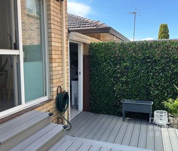 2-Bed Fully Renovated Villa, All Bills Included - Photo 2