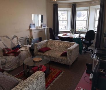 3 bedroom flat to rent - Photo 1