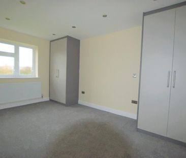 4 bedroom terraced house to rent - Photo 6