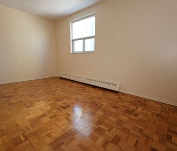 For Lease - 33 Central Parkway Unit# 504, Mississauga, Ontario - Photo 6