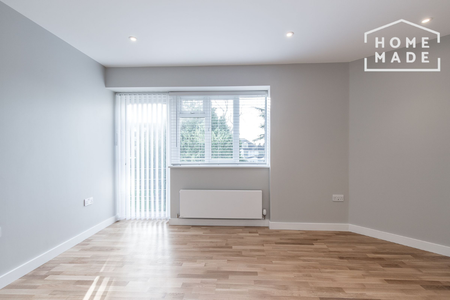 4 bedroom flat to rent - Photo 2