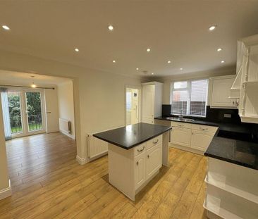 3 bedroom semi-detached house to rent - Photo 3