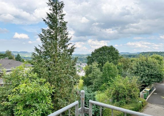 Exklusives Wohnen mit Blick übers Bergische - Photo 1