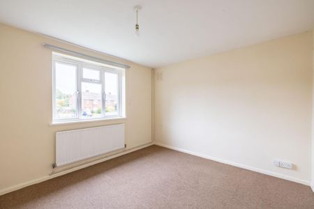 3 bedroom maisonette to rent - Photo 4