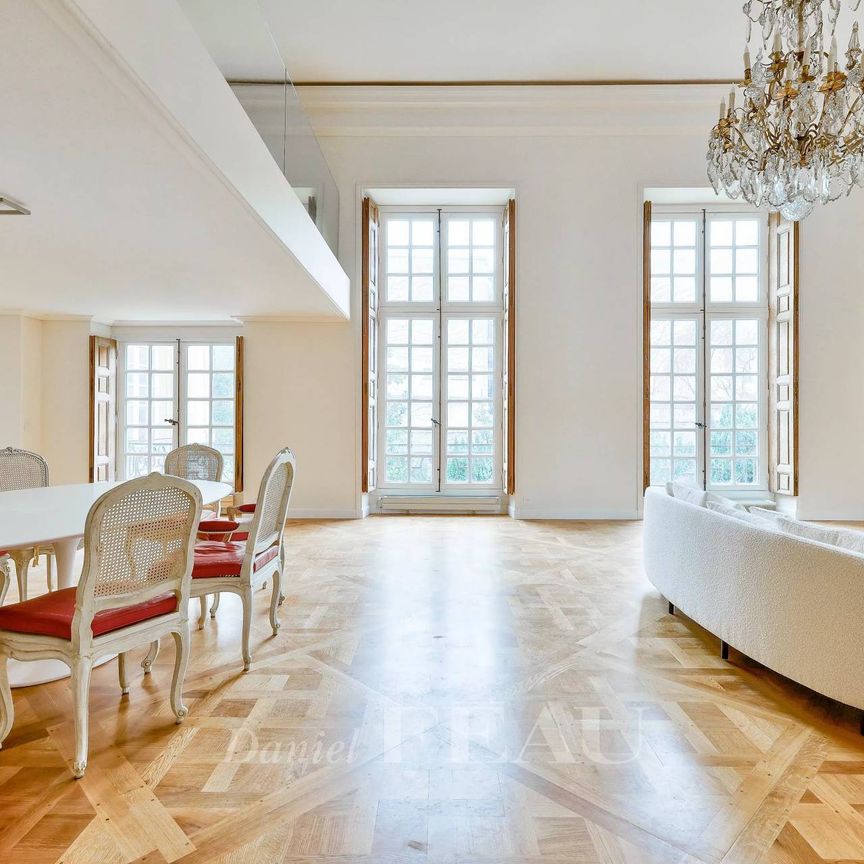 Location appartement, Paris 3ème (75003), 5 pièces, 207.6 m², ref 85671888 - Photo 1