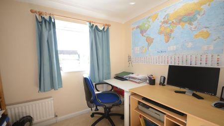 Sibson, Lower Earley, Reading, RG6 - Photo 2