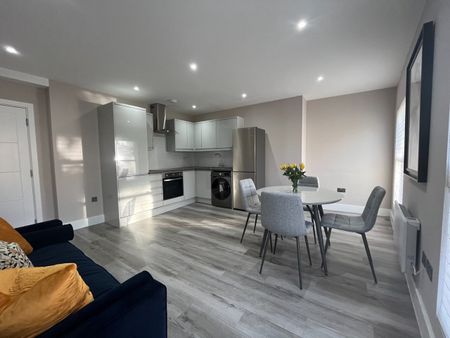 1 Bed Flat, Broad Street, RG1 - Photo 4