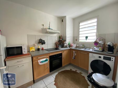 Location Appartement 2 pièces 46m² ST DENIS 97400 - Photo 3