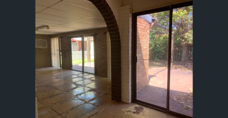 Older style character home, fantastic location! - Photo 3