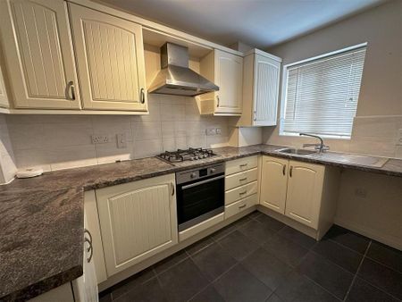 2 bedroom semi-detached house to rent - Photo 4