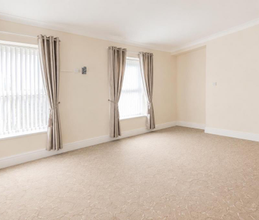 3 bedroom end of terrace house to rent - Photo 2