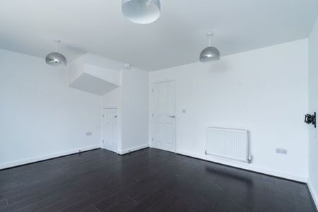 2 Bedroom - Photo 4