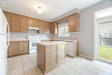 For Lease - 422 Hidden Trail, Oakville, Ontario - Photo 4