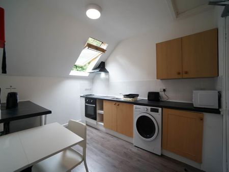 Apartment 3, 55 High Street - Photo 3