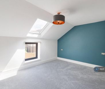 2 bedroom semi-detached house to rent - Photo 3