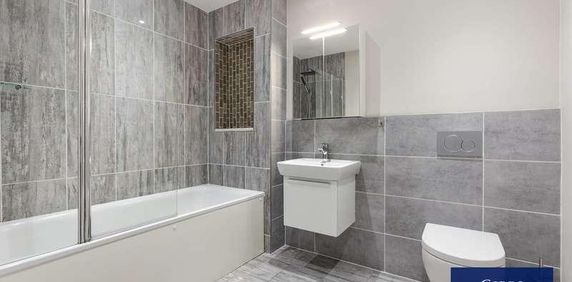 Swakeleys Road, Uxbridge, UB10 - Photo 2