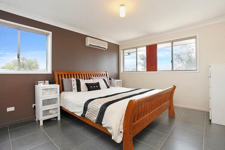 Home For Rent - Photo 3