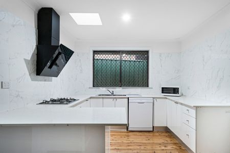 9 Shields Lane, Pennant Hills NSW 2120 - House For Rent | Domain - Photo 2