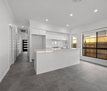 8 Gully St, Flinders View QLD 4305 - House For Rent | Domain - Photo 3