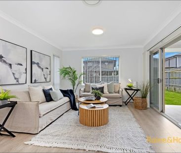 Stunning Large 4-Bed+Study Modern Home - Photo 3