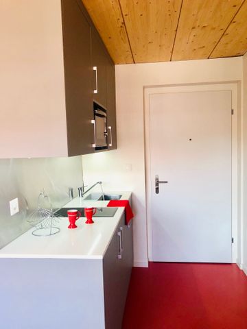 Un studio meublé - Bon TL CHF 300.00 offert ! - Photo 4